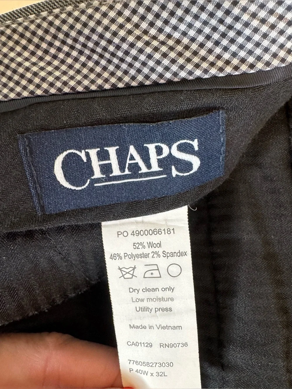 Chaps men’s wool blend suit gray 2-piece size 48R, pants 40x32, 2 button